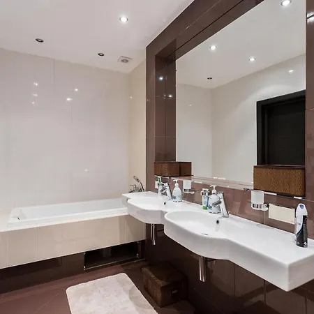 Belamorskaya Delux, 3 * Mińsk